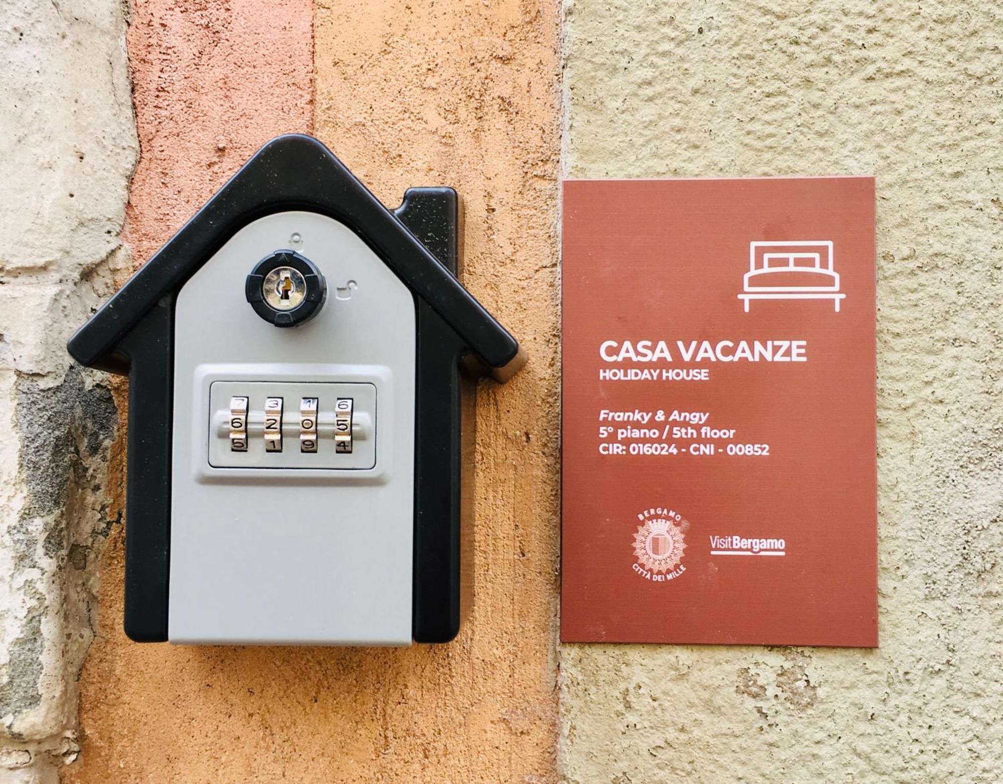Franky & Angy Casa Vacanze Бергамо Экстерьер фото